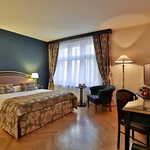 rezervați aici