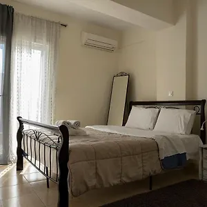 https://zefiron-flat.hotels-of-thessaloniki.com